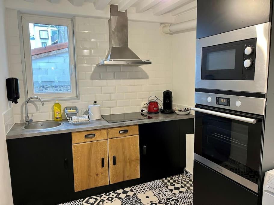 Magnifique Cl-fd Centre Historique Marche Poissons A * Clermont-Ferrand